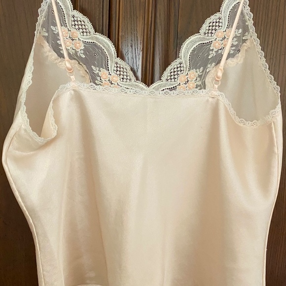 Vintage Pink Woman's Camisole Top, Lacy Chemise, Nightwear, Underwear. Poly. M - Picture 7 of 8